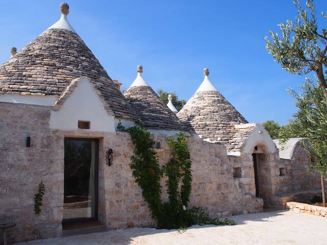 A delightful trullo with a pool in rural Puglia. gallery image 5