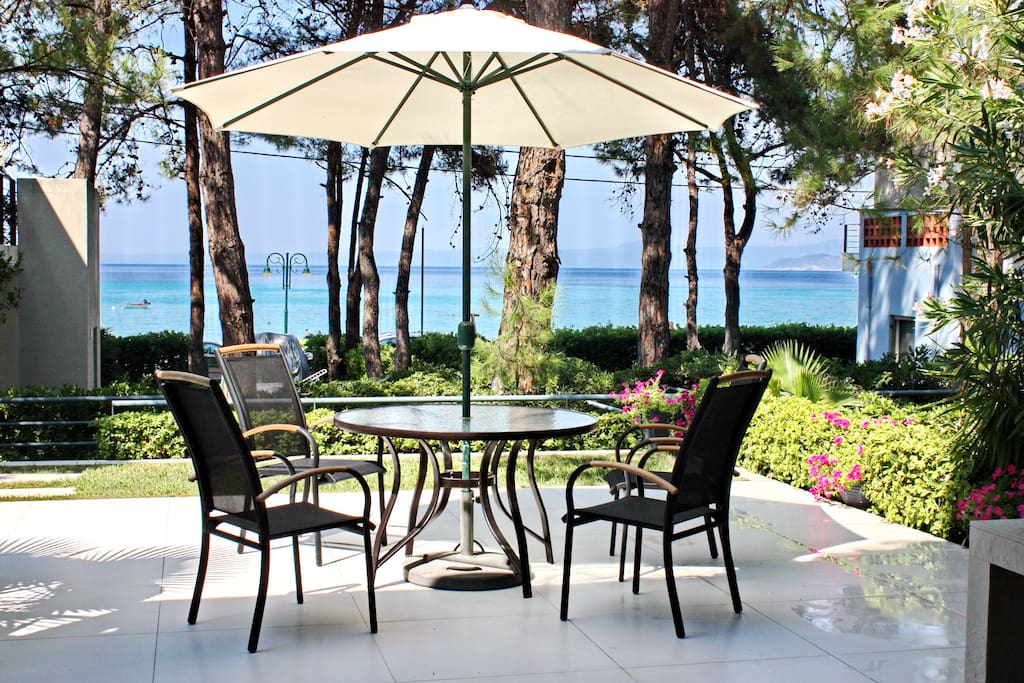 Veranda with view on the sea