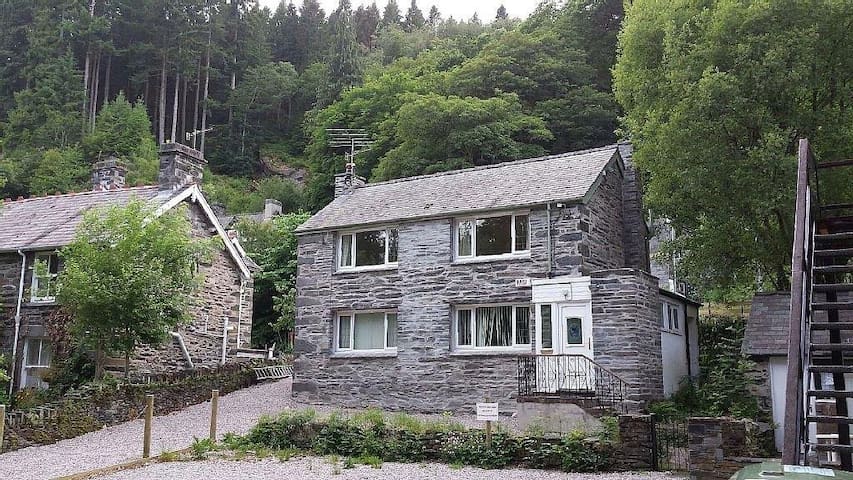 Swn Y Nant Holiday Cottage Cottages For Rent In Betws Y Coed