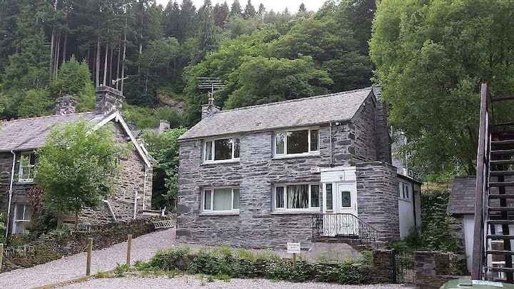 Swn y Nant Holiday Cottage