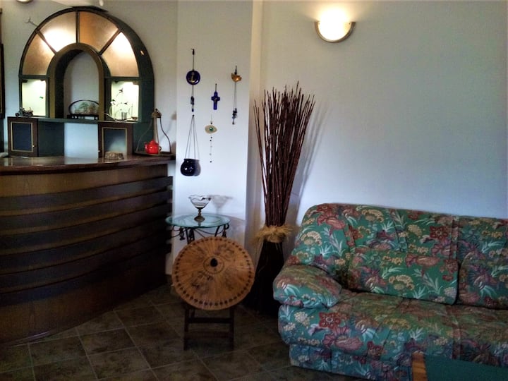 Средно ниво - бар /дневна соба 2