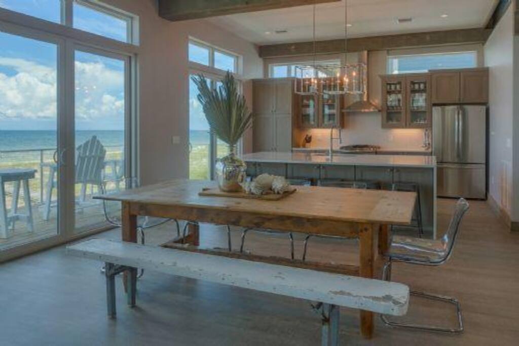 Dining & Kitchen Area