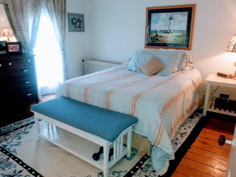 Second Bedroom, Queen Size bed, room A/C unit, adjacent to bathroom.