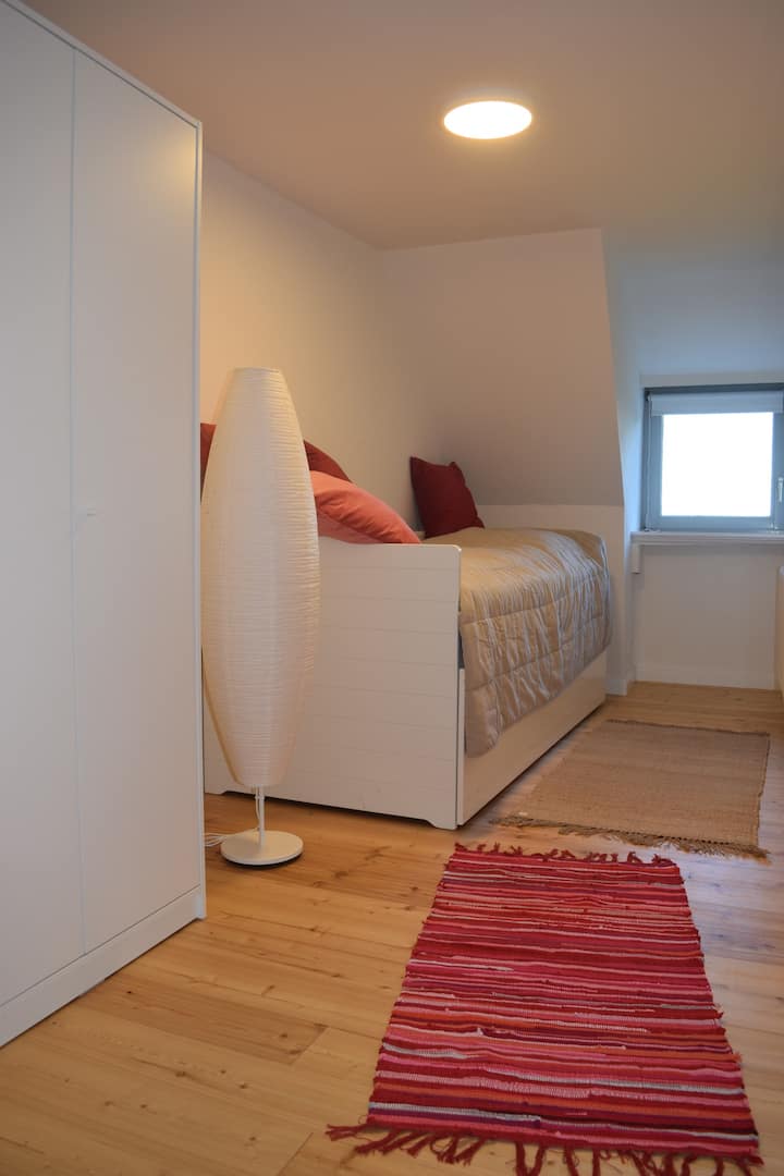Habitación pequeña orientada al sur