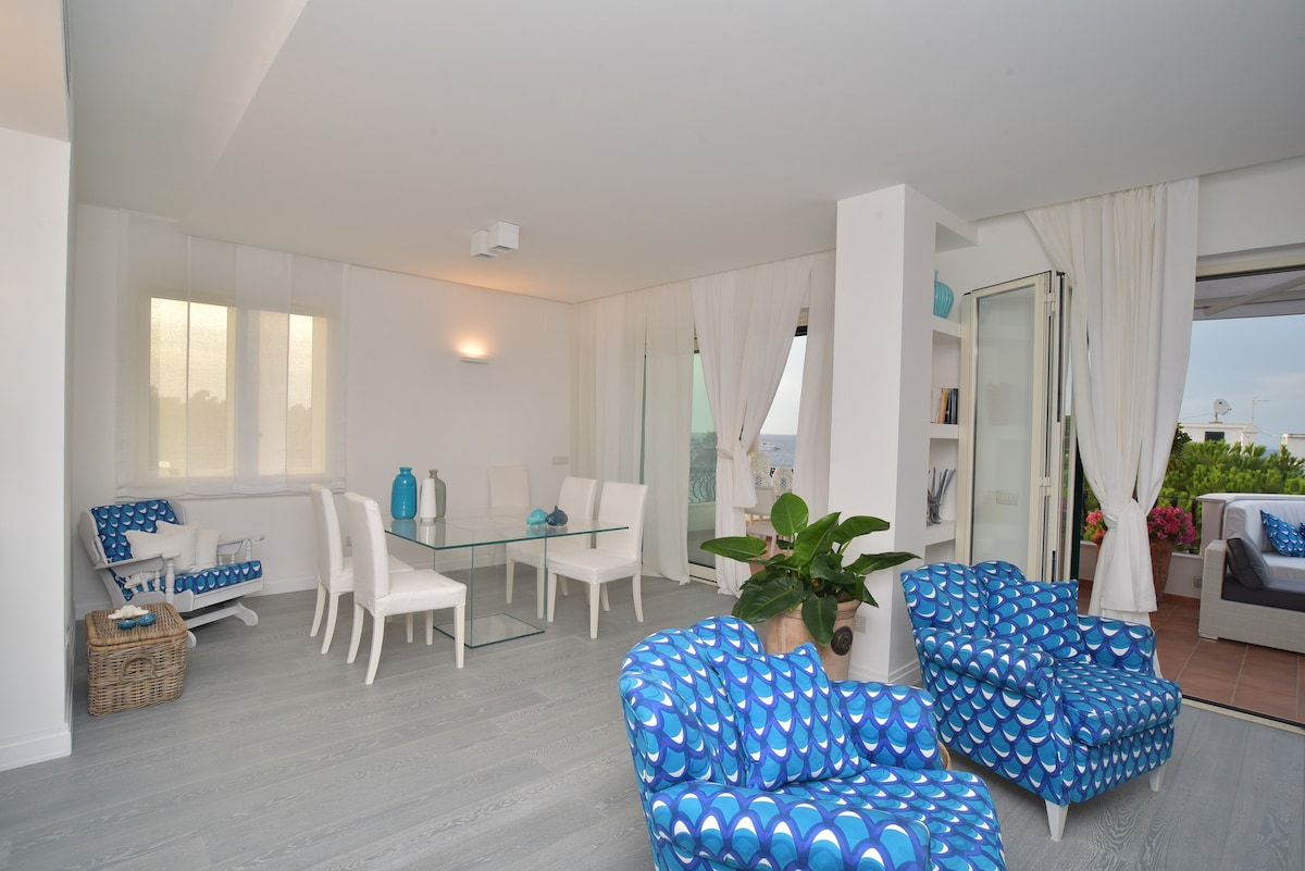 Propiedad de Airbnb exitosa: Boutique Suites Ischia Porto en Ischia