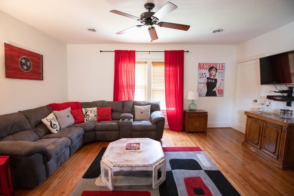 2BR/1BA Long-Term FURNISHED Rental by Vandy - Apartments