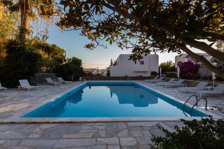 Callisti Mykonos Town (Chora) with pool view. gallery image 3