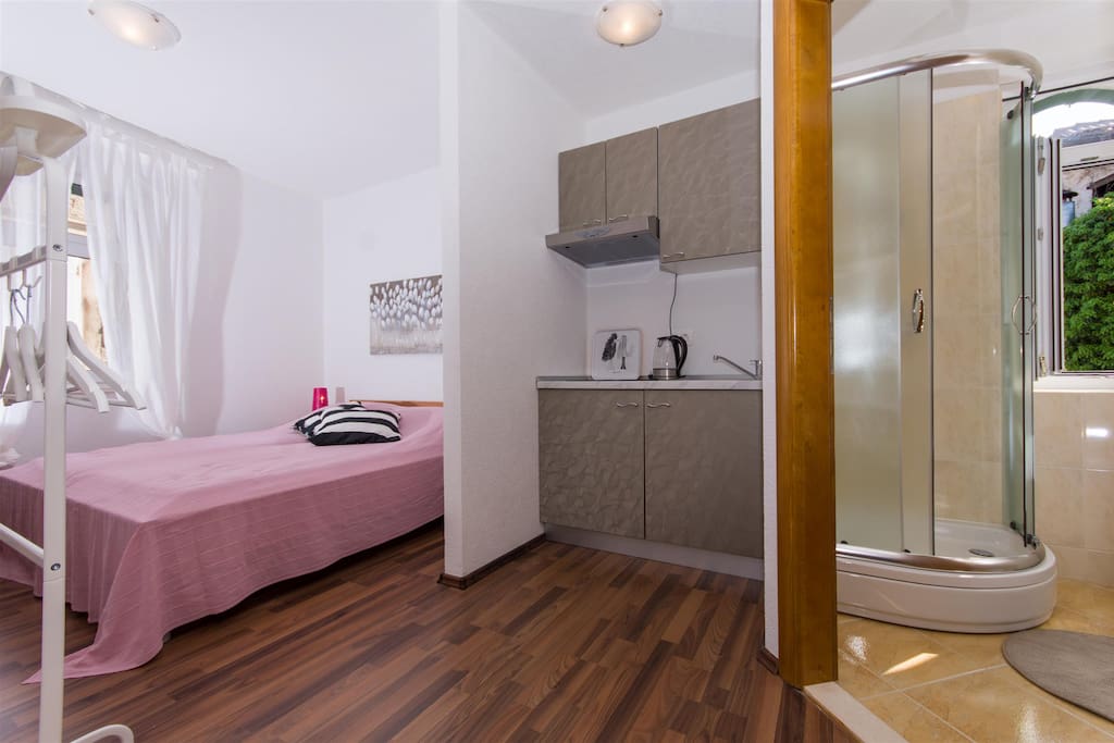 T-place studio apartment Trogir old town