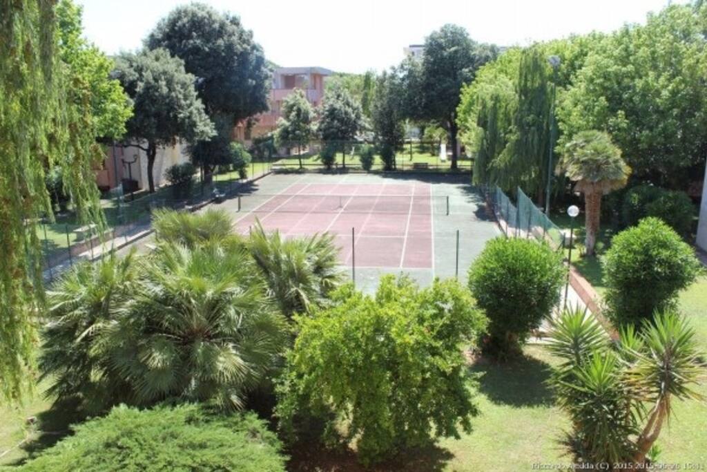 GIARDINO E CAMPO DA TENNIS