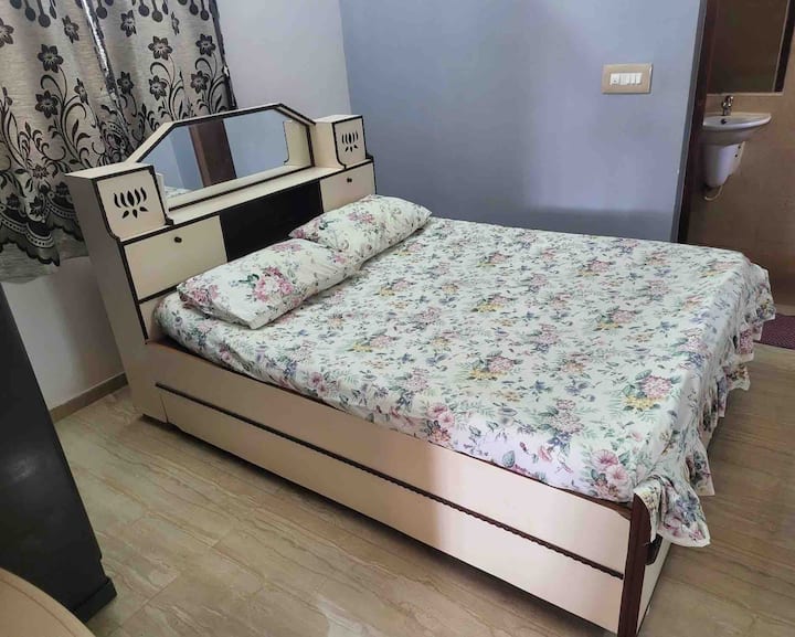 Schlafzimmer 1