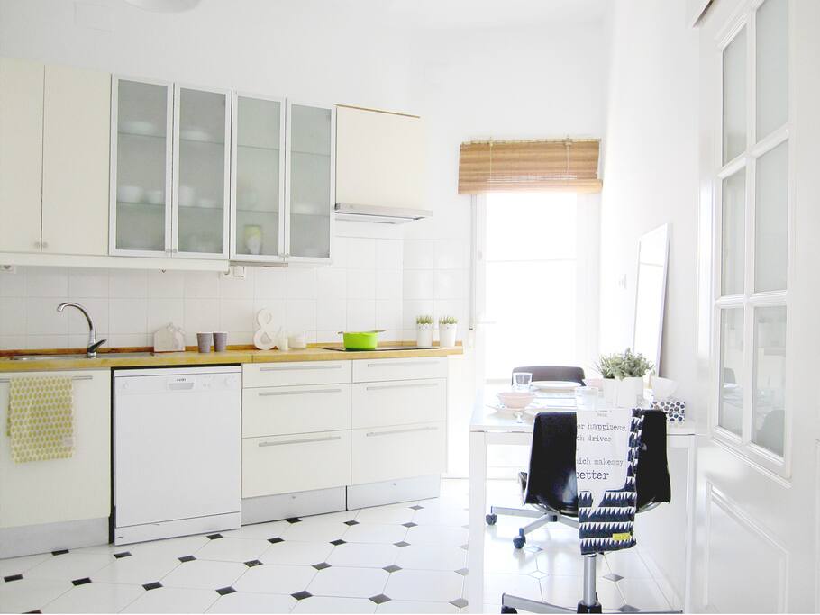 Cocina con vistas al patio