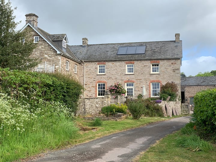 Traditional Farmhouse between Hay and Brecon Farm stays for Rent in