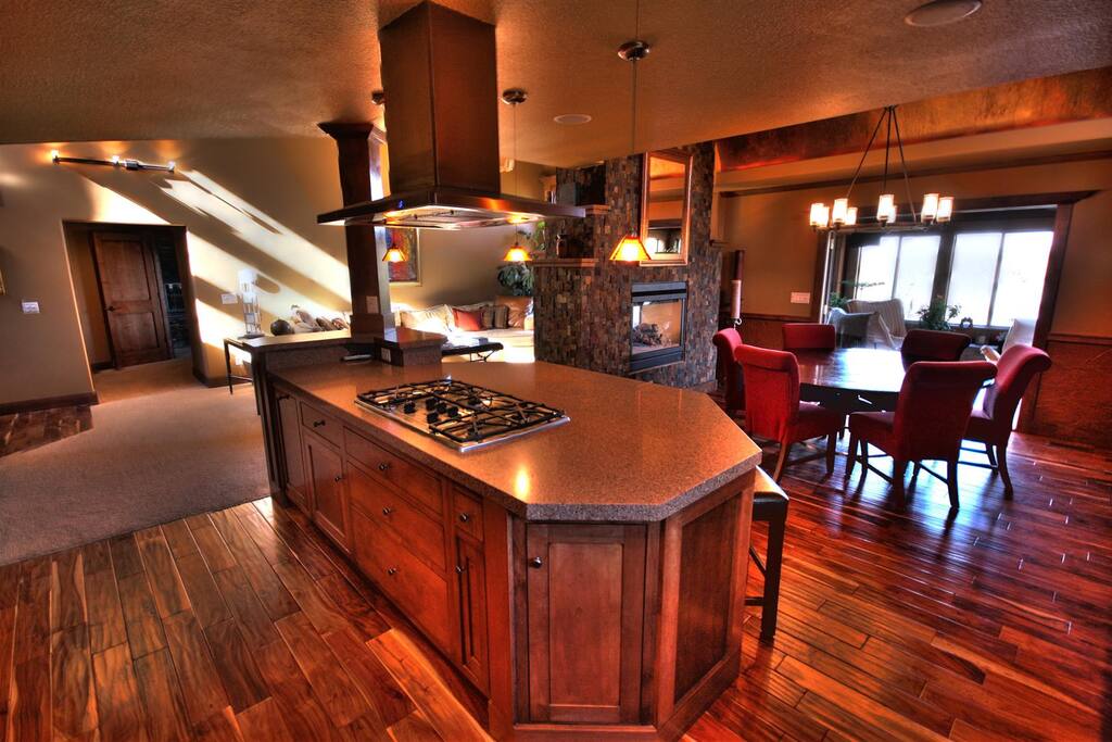 Fully furnished chef's kitchen