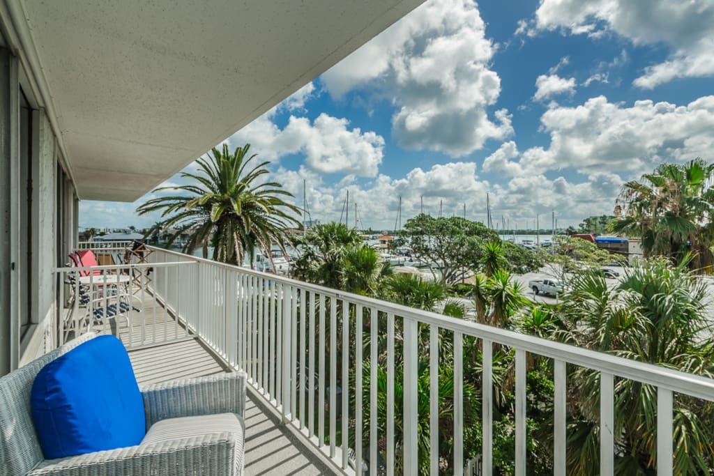 View of the Clearwater Yacht Club from balcony.