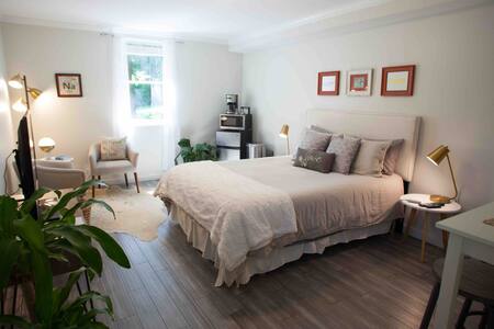 Quiet Nashville Retreat, Close to Airport & Opry!