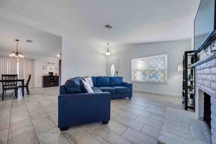 Weekend getaway 3-Bedroom home away from home gallery image 5