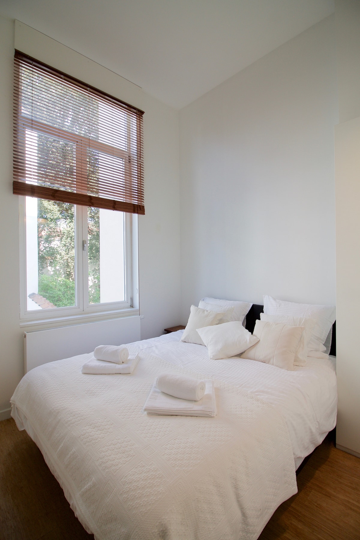 Izba 1 : manželská posteľ veľkosti Queen