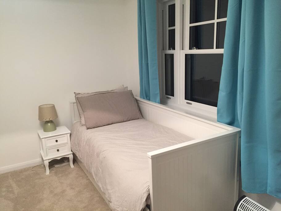 Single bed setting