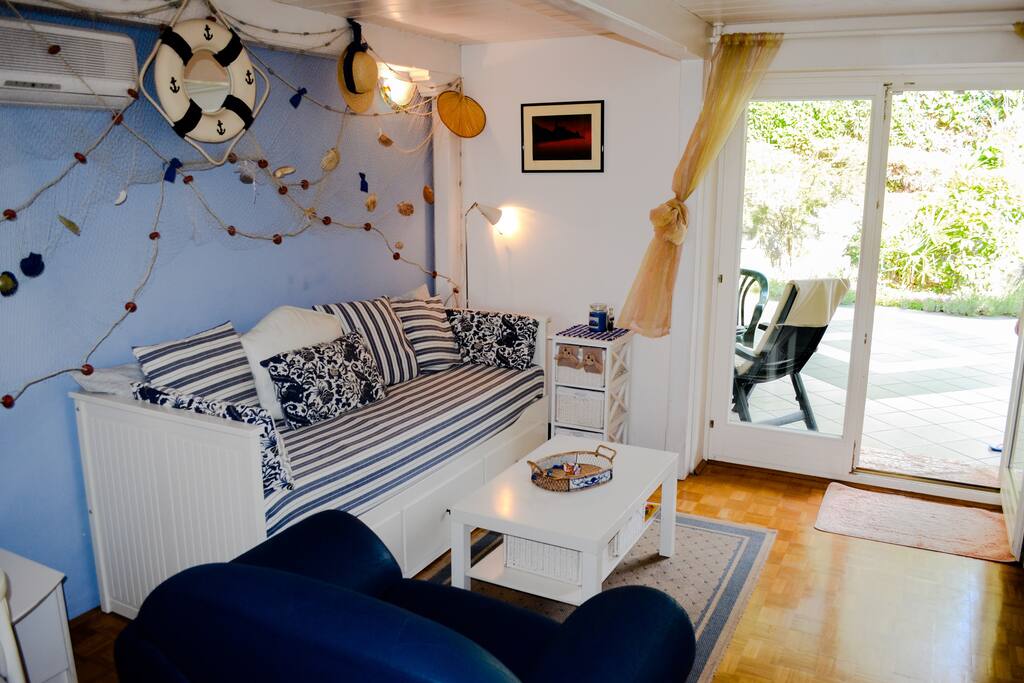 Living room with exit to the private terrace