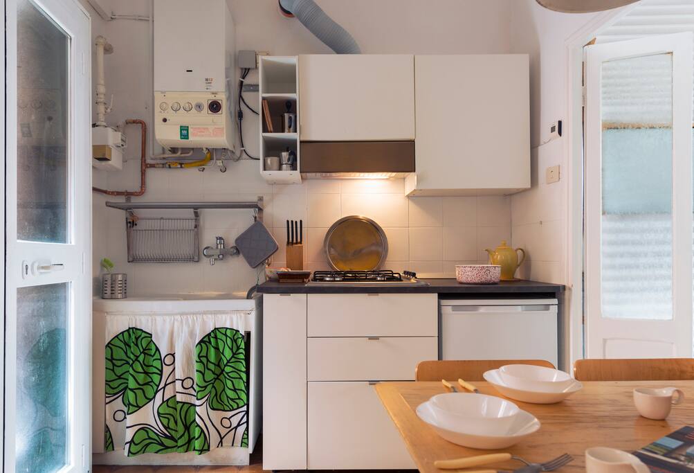 The kitchen (the dining table)