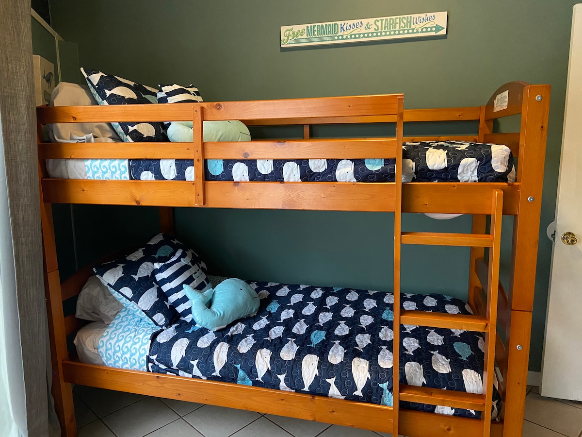 Ორსართულიანი საწოლი 