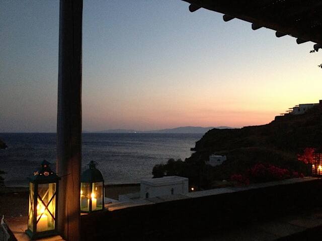 Amazing house right on the beach gallery image 3