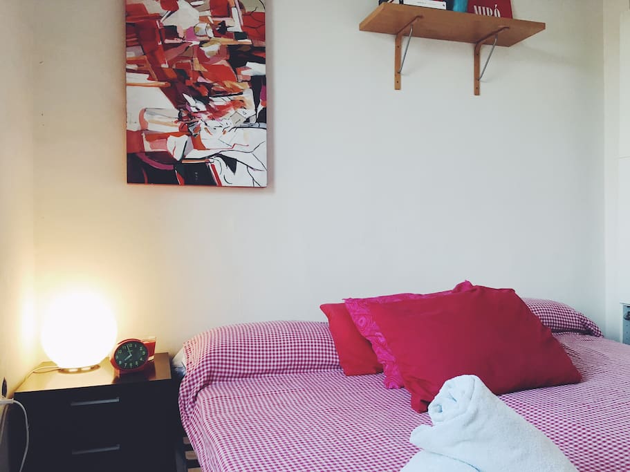 la habitación es acojedora