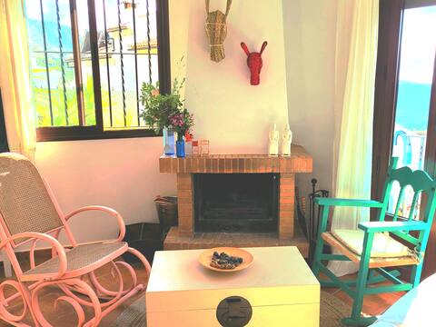 Bright  apartment apartment with views and fireplace in Benaocaz