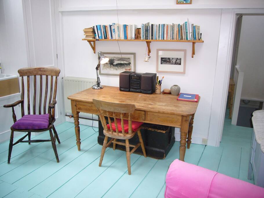 Writing desk in sitting room.
