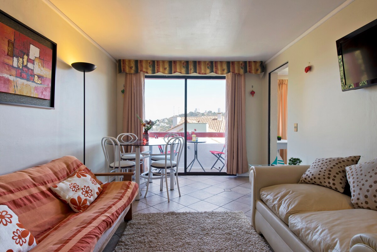 Prostran i svijetao dnevni boravak - blagovaonica.