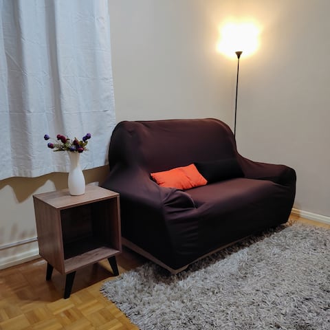 Top performing Airbnb: Large 1-bedroom apartment, living room, kitchen, air conditioning and garage in Caxias Do Sul