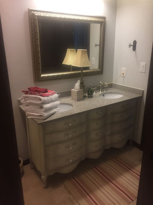 Double Vanity in Jack & Jill Bathroom in Tom's Room