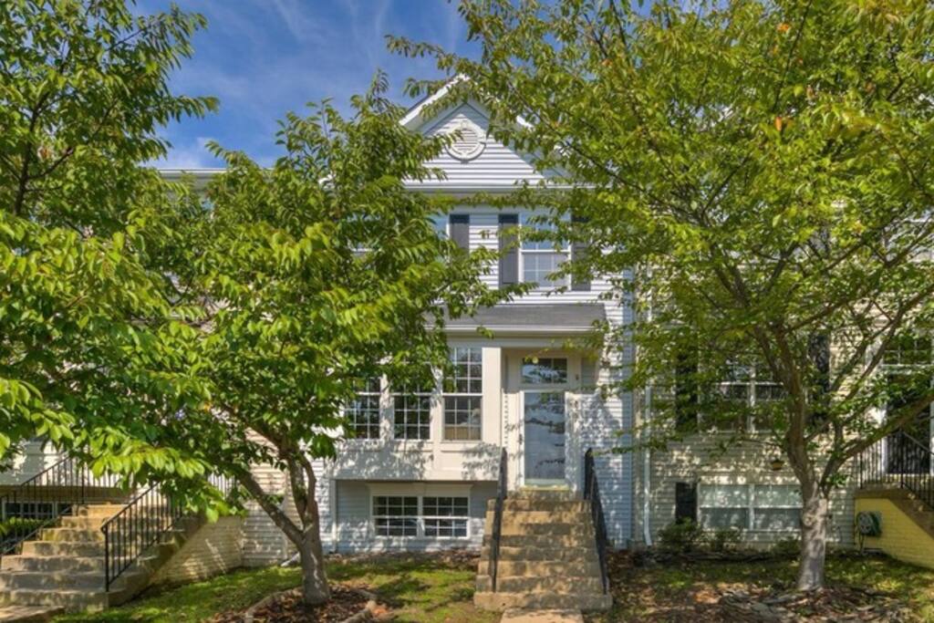 Quiet neighborhood with lots of surrounding attractions.