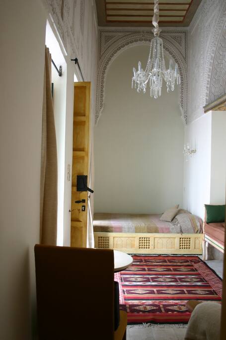 medium room 1