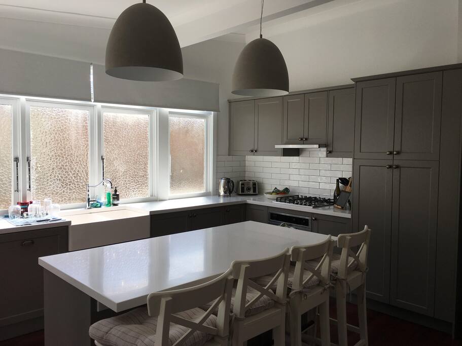 Stylish Hamptons stye kitchen