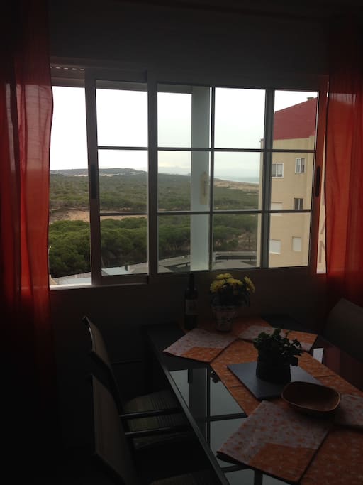 Aussicht schräg zum Meer aus dem Wohnzimmer