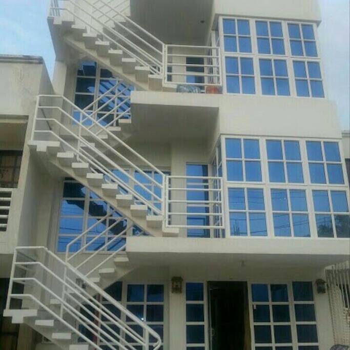 Aqui mostramos la fachada del Edificio