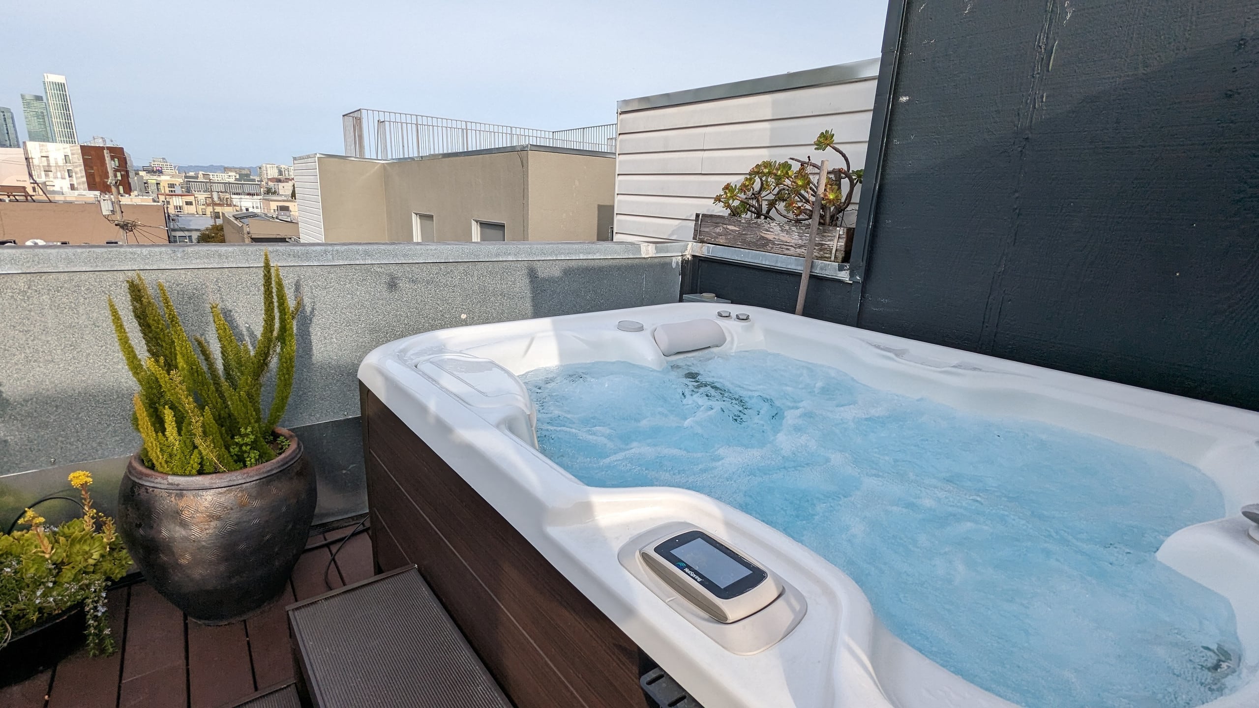 Condo in San Francisco · ★5.0 · 2 bedrooms · 2 beds · 1.5 baths - Image 2