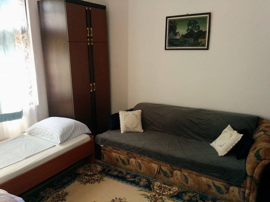 Rajacke Pimnice Country House C`est La Vie
www.pimnicacestlavie.com
https://www.booking.com/hotel/rs/pimnica-c-est-la-vie.html