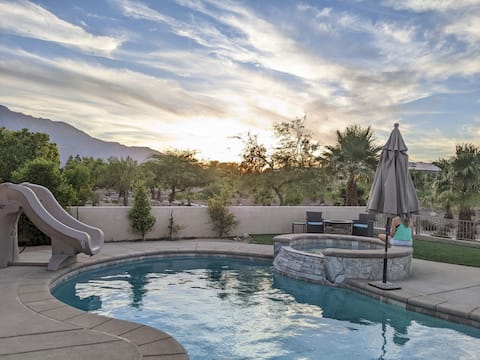 Private 4 BR Modern Villa with Pool/Spa/Slide