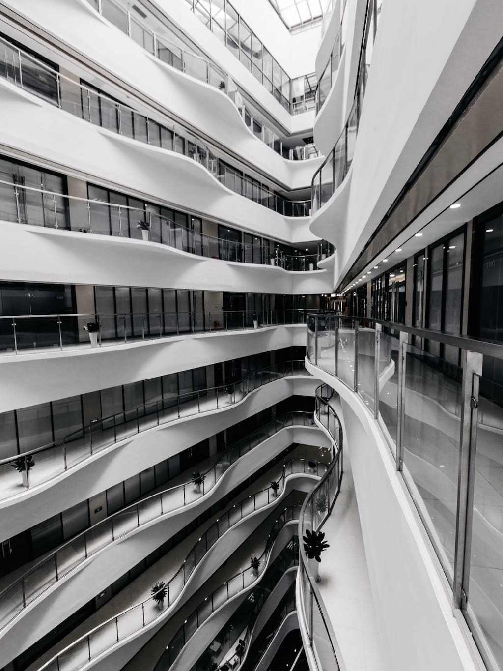 深圳卫星大厦 现代主义建筑的曲线美学 深圳旅游攻略 尽在airbnb爱彼迎