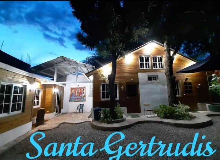 Santa Gertrudis, Lugar Encantador Con Parqueo En Las Instalaciones Para Descanso Reparador - Guastatoya
