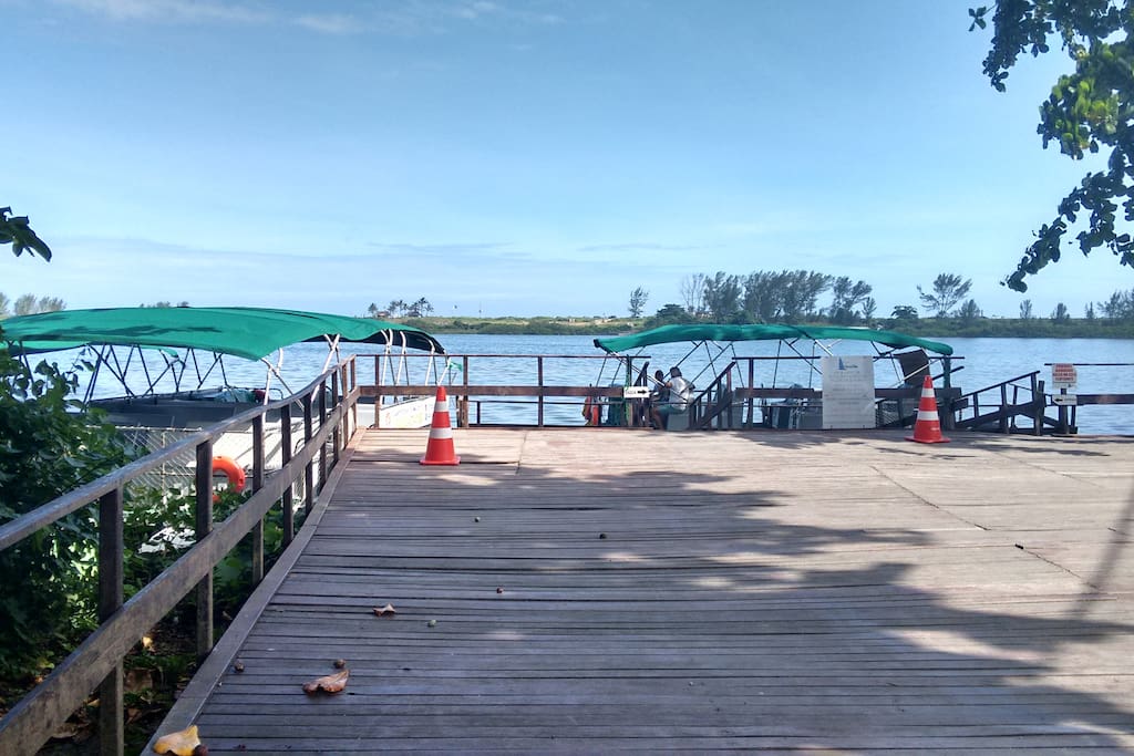 Balsa para a praia da Reserva
