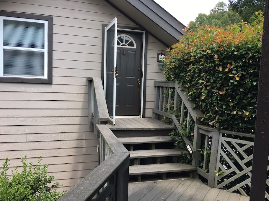 Separate guest entrance.