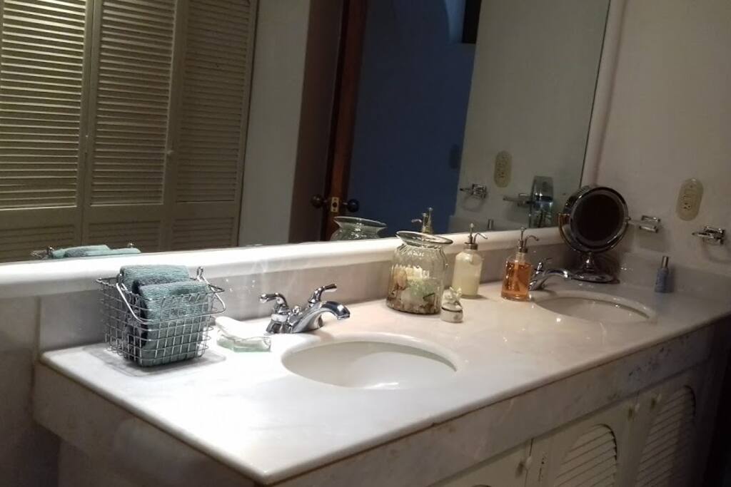 BAÑO PRIVADO