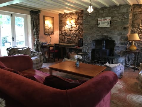 Popular Airbnb listing: Riverside cottage in South Eryri NP (Snowdonia) in Southern, Northern