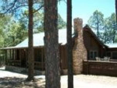 Abbott Log Cabin in Timberon NM (Timberon Rentals)