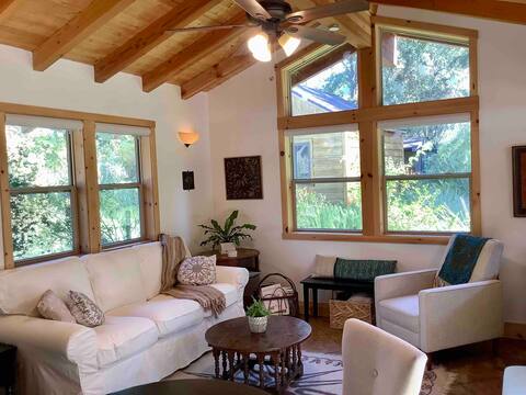 Unique Garden Gem in Wine Country