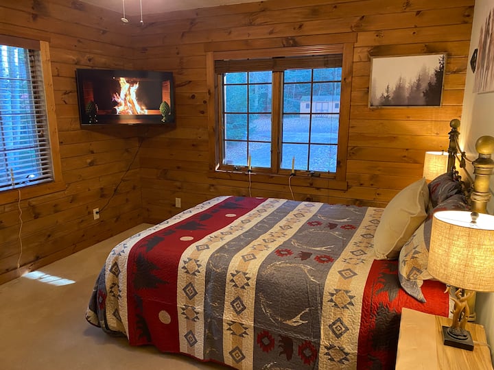 Spálňa s manželskou posteľou Queen na