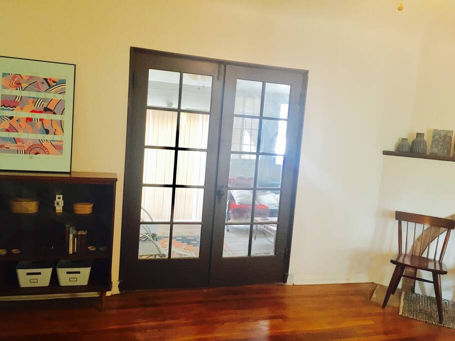 Foyer into AZ room